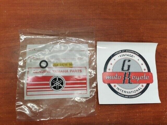 NOS Yamaha DT100 DT125 RS100 YZ80 GASKET 304-14198-00-00 Y123