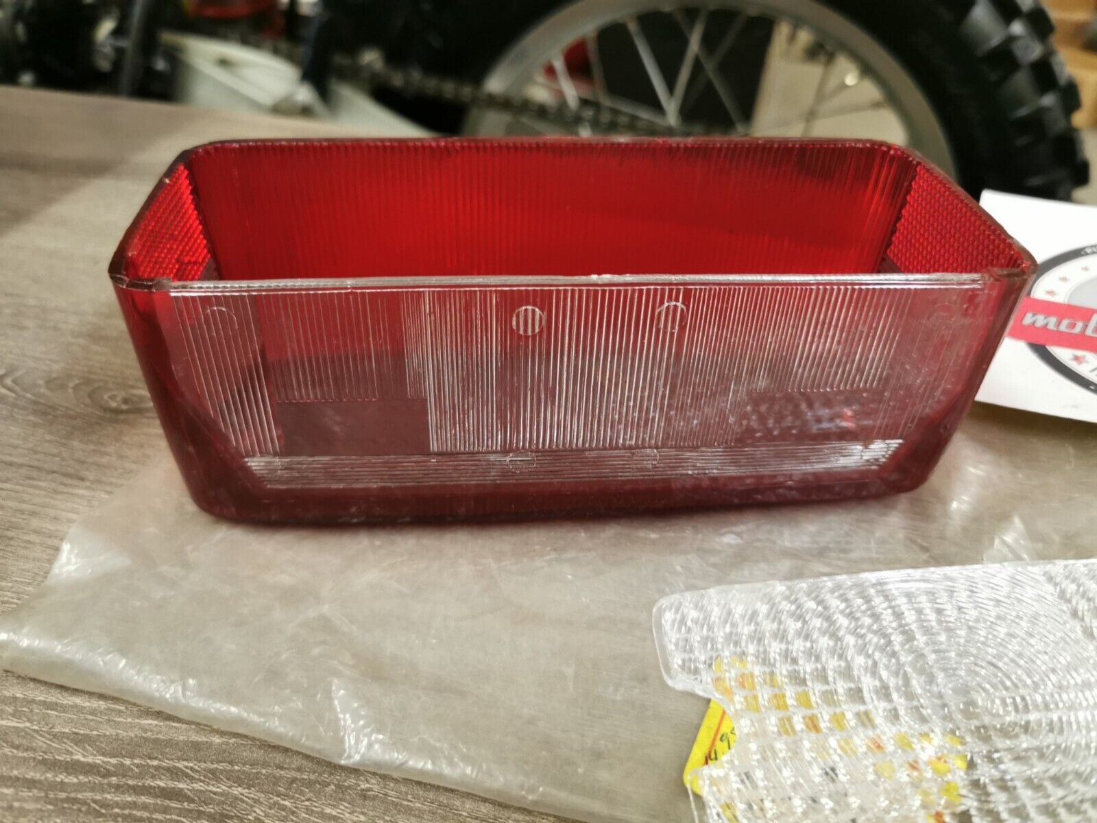 NOS Yamaha XS1100E XS1100G XS1100H XS750D Tail Light Lens 11-2250 J27