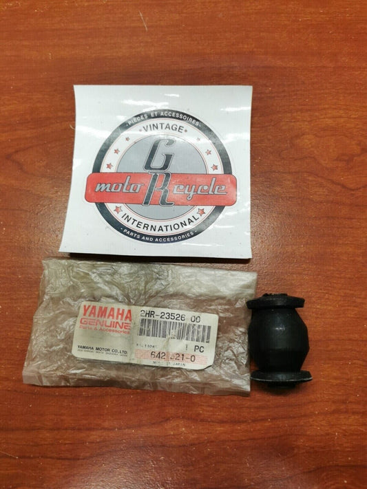 NOS Yamaha YFM450 YFM400 YFM350 YFM250 YFB250 BUSHING 2HR-23526-00-00 Y93