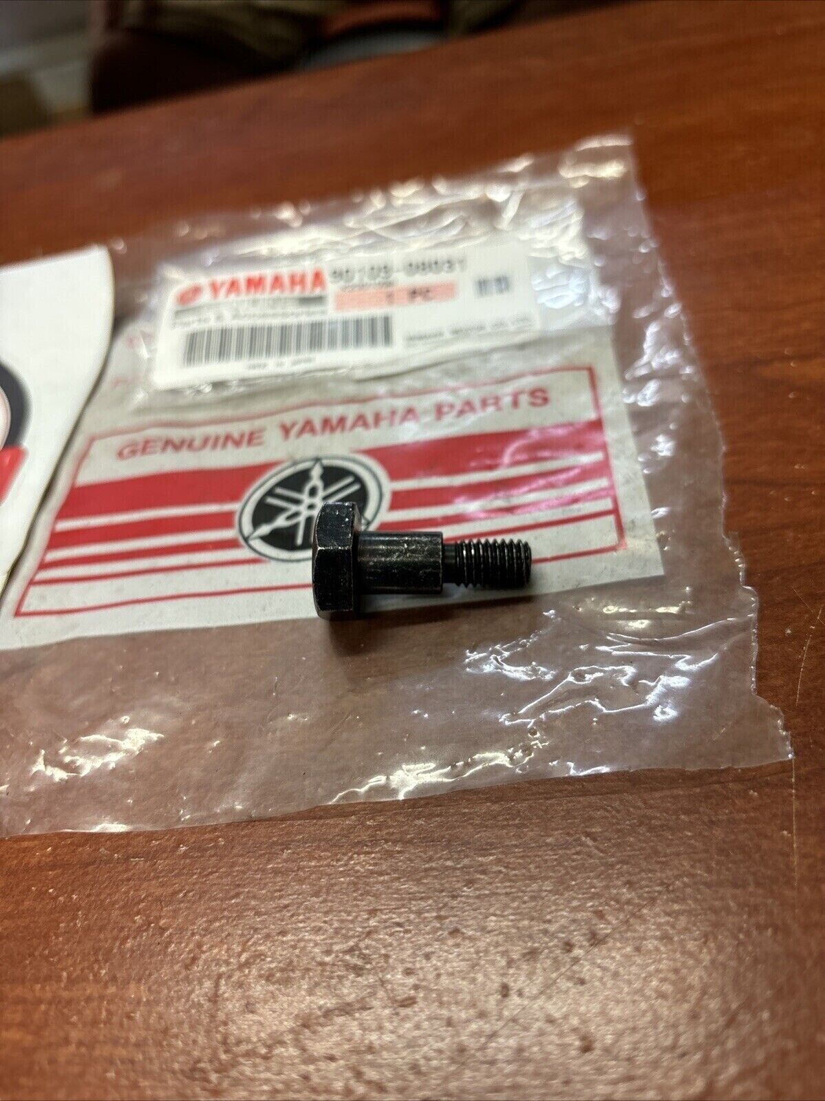 NOS Yamaha DT100 DT50 DT80 GT80 BOLT 90109-08031-00 SUB 137-27317-00-00 Y180