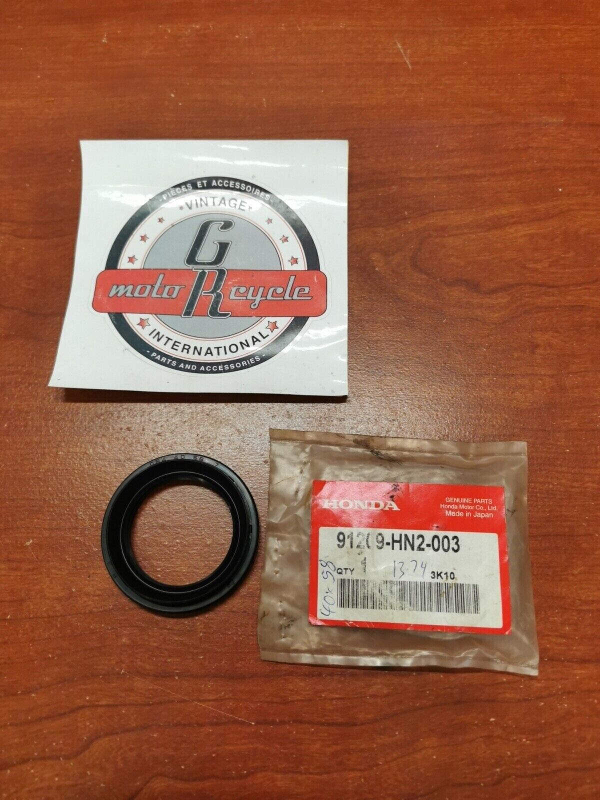 NOS Honda TRX300FW TRX420FA TRX680FA TRX650FA DUST SEAL 91209-HN2-003 H64
