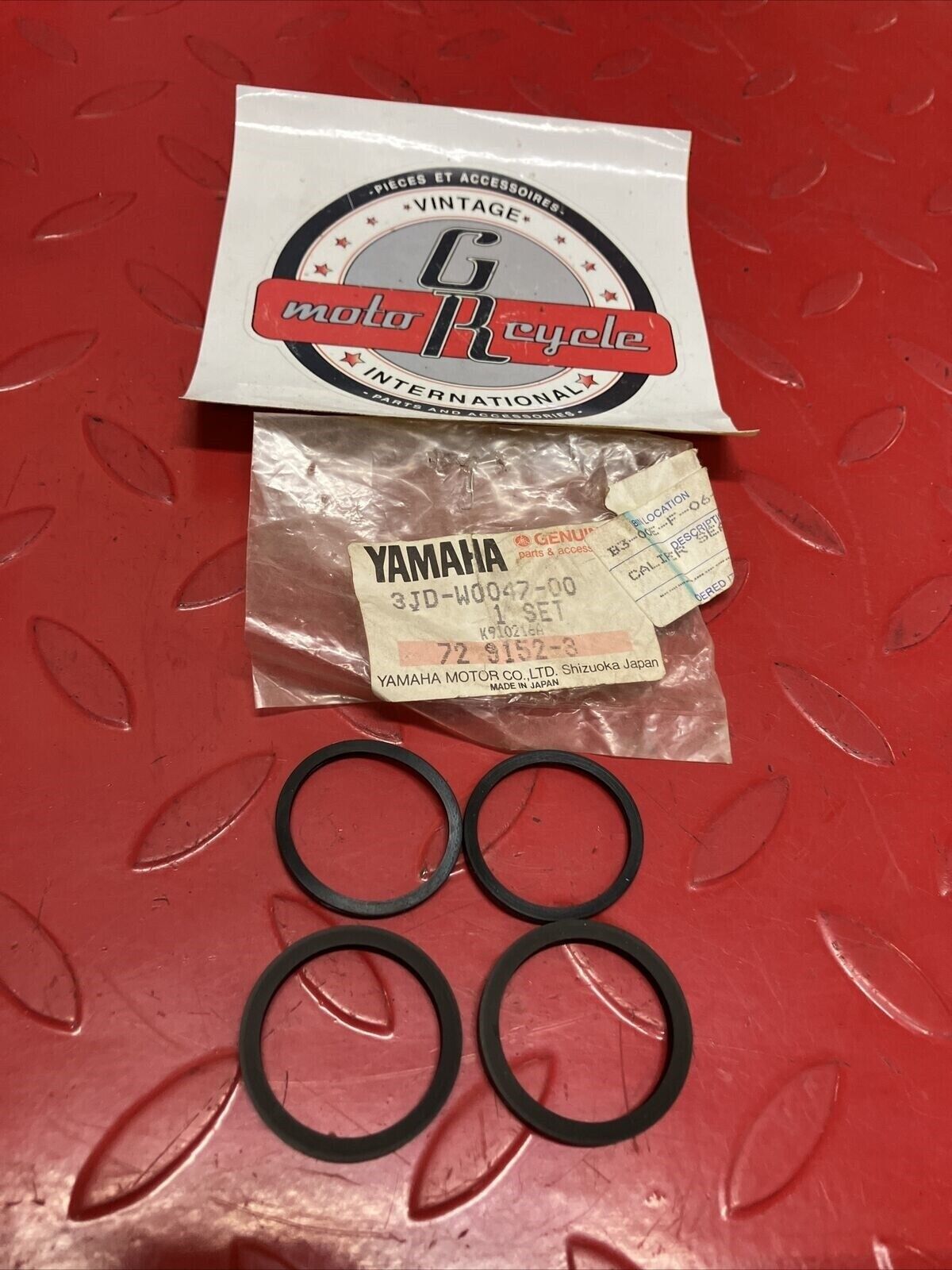 NOS YAMAHA CALIPER SEAL SET 3JD-W0047-00-00 Y62