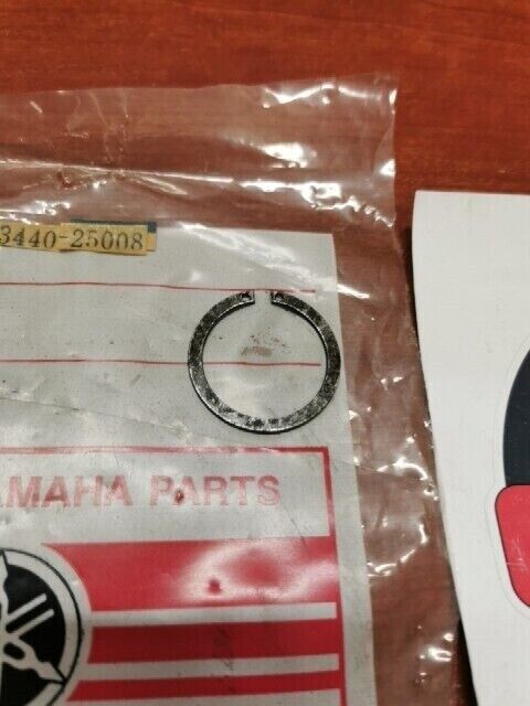 NOS Yamaha CIRCLIP 93440-25008-00 SUB 93440-25019-00 93440-25084-00 Y129