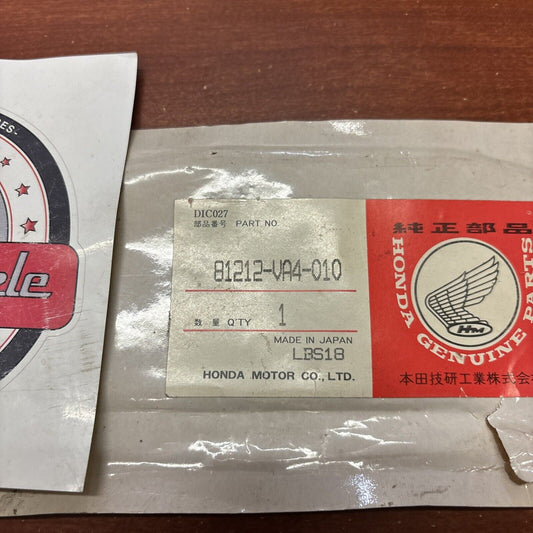 NOS Honda HOOK 81212-VA4-010 H154