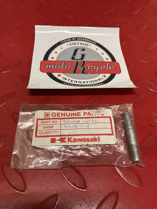 NOS KAWASAKI STUD 8X30 92004-1121 K13