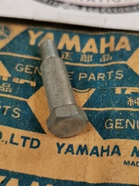 NOS YAMAHA DT360A DT250A JT2MX XT500F DT3 DT2 RD400F BOLT 90109-06022-00 Y158