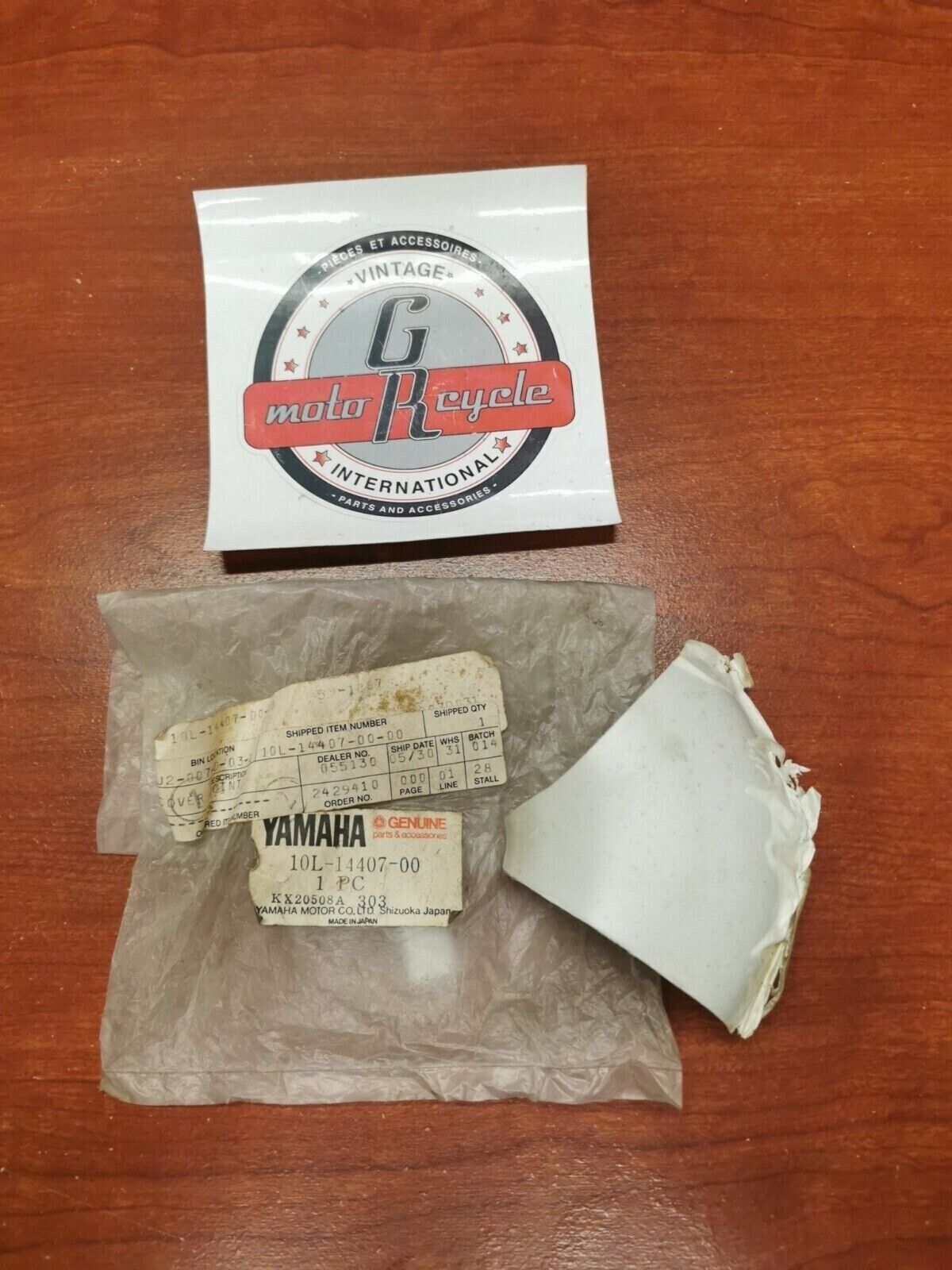 NOS Yamaha XV1100 XV1000 XV920 XV750 XV700 JOINT COVER 10L-14407-00-00 Y87