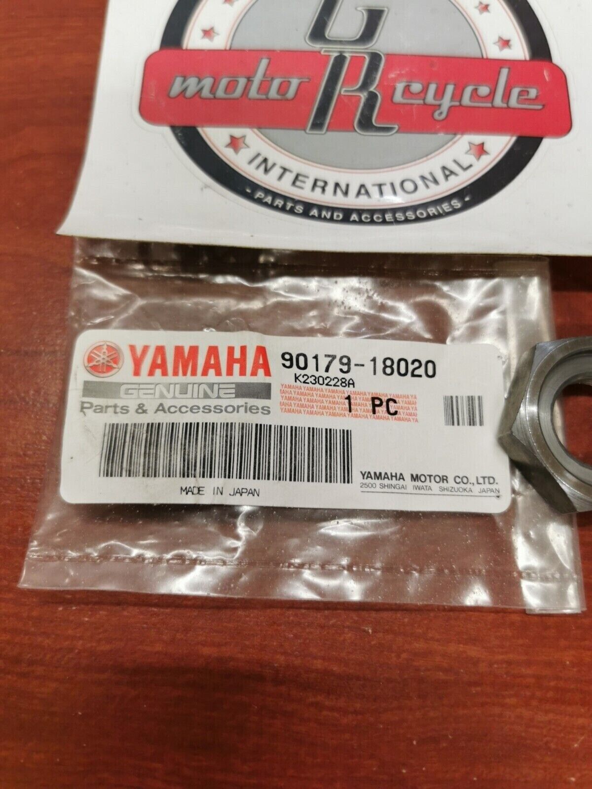 NOS Yamaha R5 TD2 XS500 TZ250 XS360 XT500 DT250 YZ360 NUT 90179-18020-00 Y84