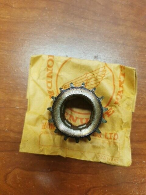 NOS Honda CB72 CB77 CL72 CL77 PRIMARY DRIVE SPROCKET 15T 13611-259-020 H71