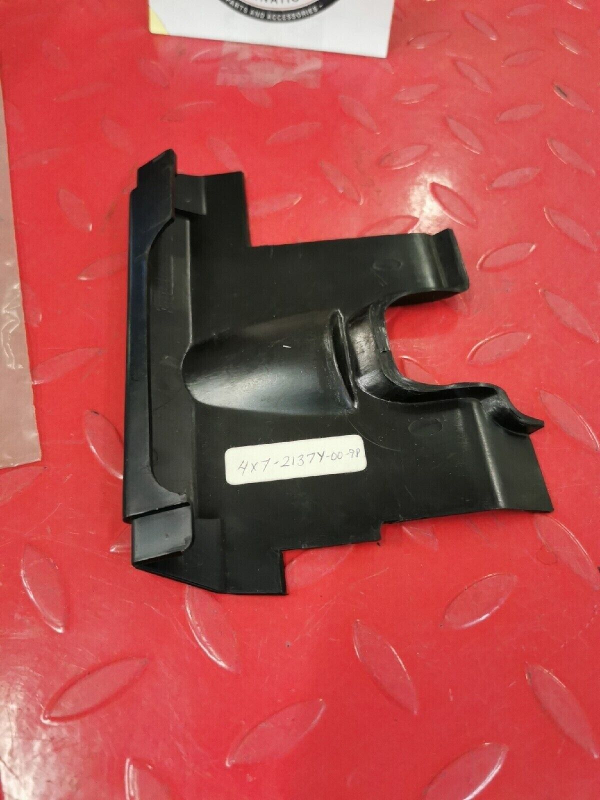 NOS YAMAHA XV750  XV920 1981 - 1983   GUIDE AIR  4X7-2137Y-00-98 Y52