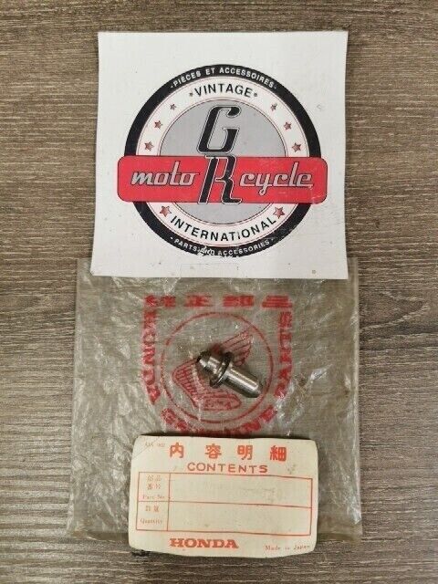 NOS HONDA CB125 CL125 CD125 CL125 GUIDE INLET VALVE 12021-230-300 H79