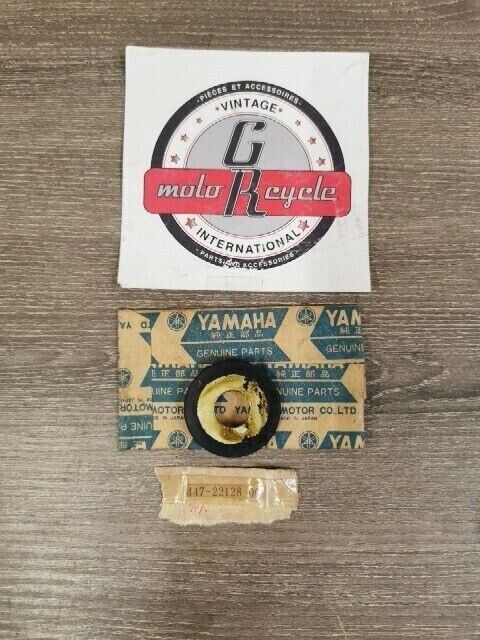 NOS YAMAHA TX650 1974 - 1976 XS650 1975 - 1981 COVER THRUST 447-22128-00-00 Y155