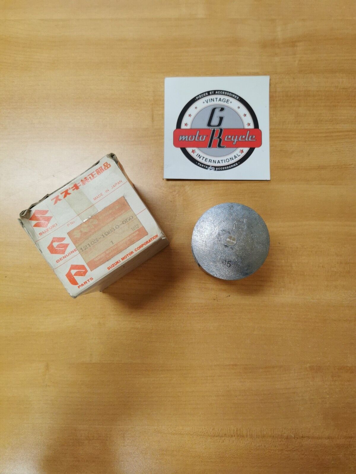 NOS SUZUKI LT250 1985 1986  PISTON SET 0.5  KIT  12103-19810-050  S8