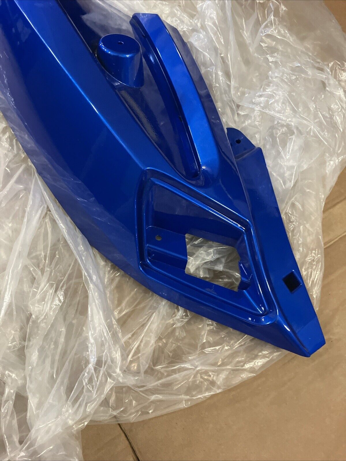 NOS Yamaha Wave Runner GX1800 FZR 2009 FZS 2010 2013 Side cover F2C-U377C-02-P4