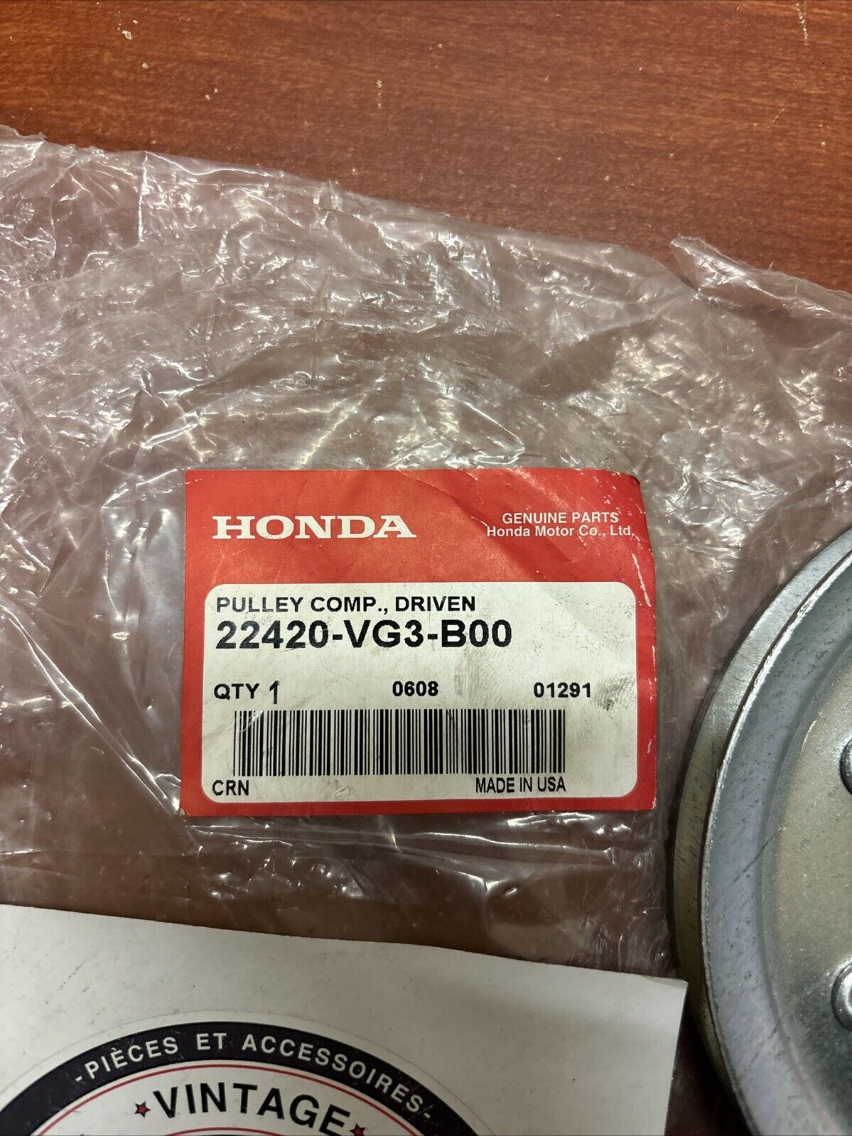 NOS Honda HRR216 HRT216 HRS216 DRIVEN PULLEY 22420-VG3-B00 H176