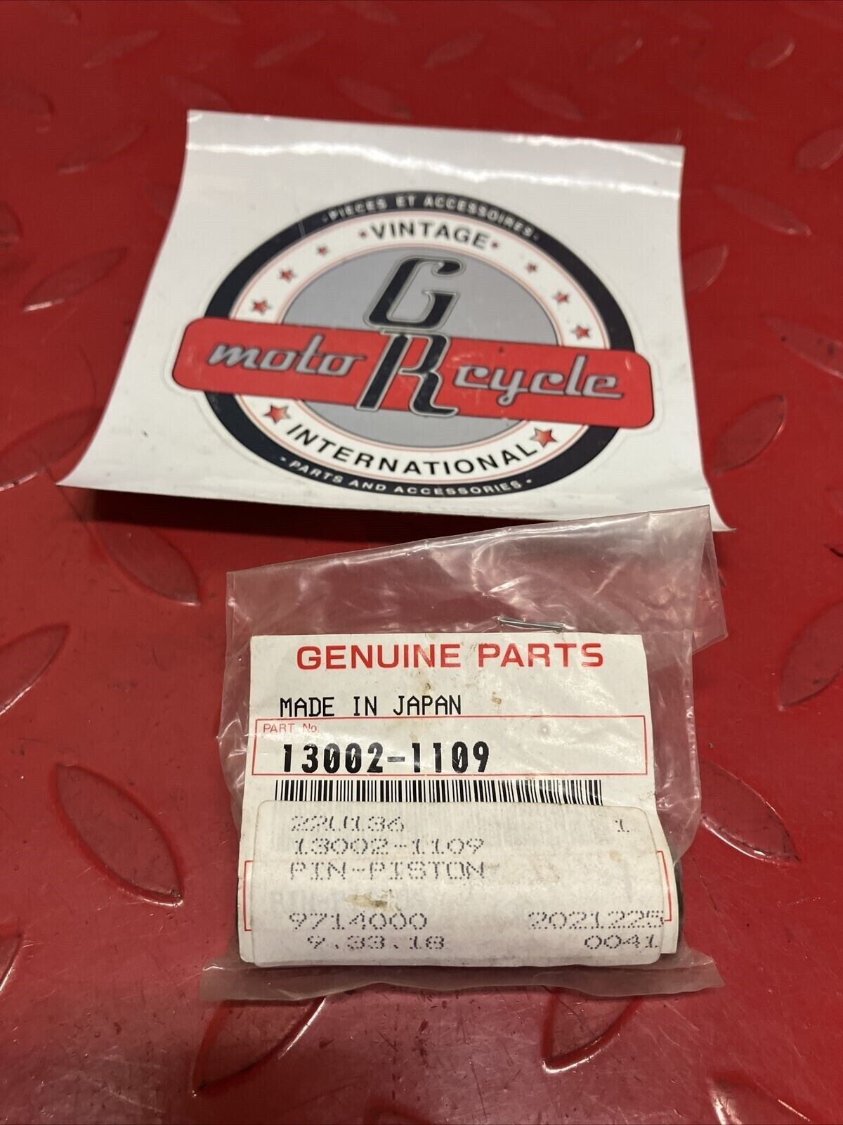 NOS KAWASAKI KLX300 PISTON PIN 13002-1109 K14