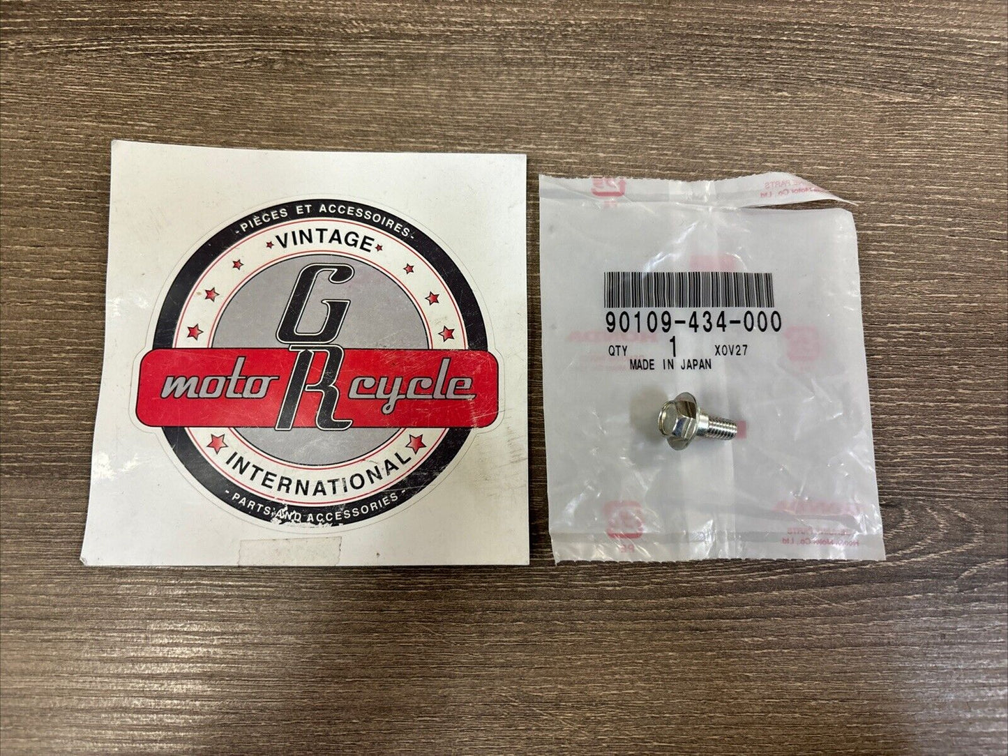 NOS Honda CBR1000F CH125 CRF50F CRF70F SPECIAL BOLT 6MM 90109-434-000 H130