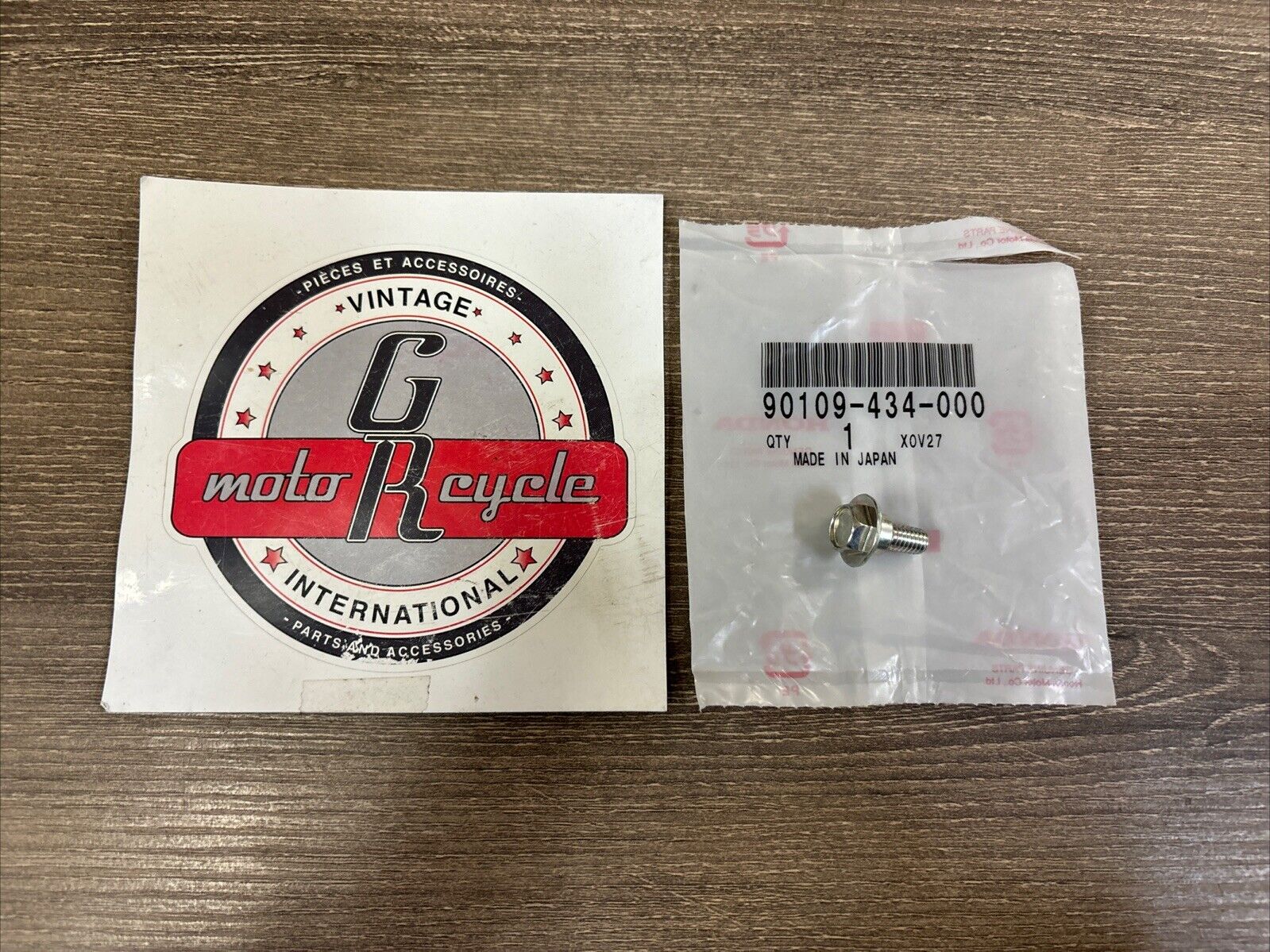 NOS Honda CBR1000F CH125 CRF50F CRF70F SPECIAL BOLT 6MM 90109-434-000 H130