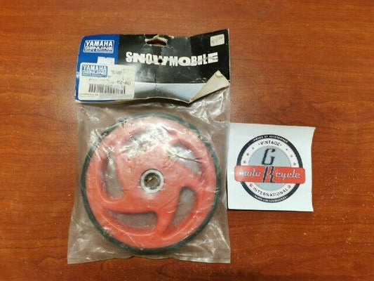 NOS Yamaha RED LARGE WHEEL SMA-8CR38-02-RD Y110