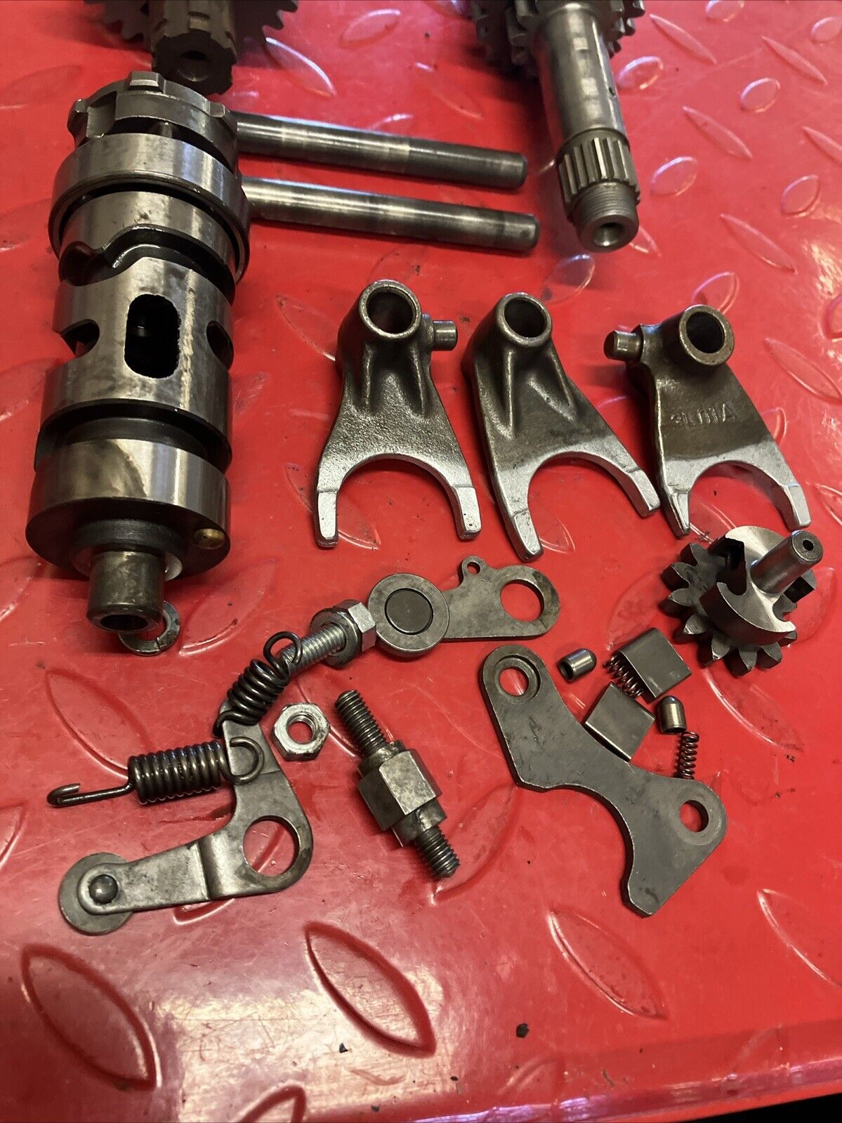 Honda MT125 1975 Transmission mainshaft countershaft gear drum forks 1974 1976