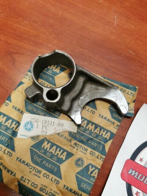NOS Yamaha TX650 XS1 XS650 SHIFT 5TH GEARWHEEL FORK 256-18511-00-00 Y116