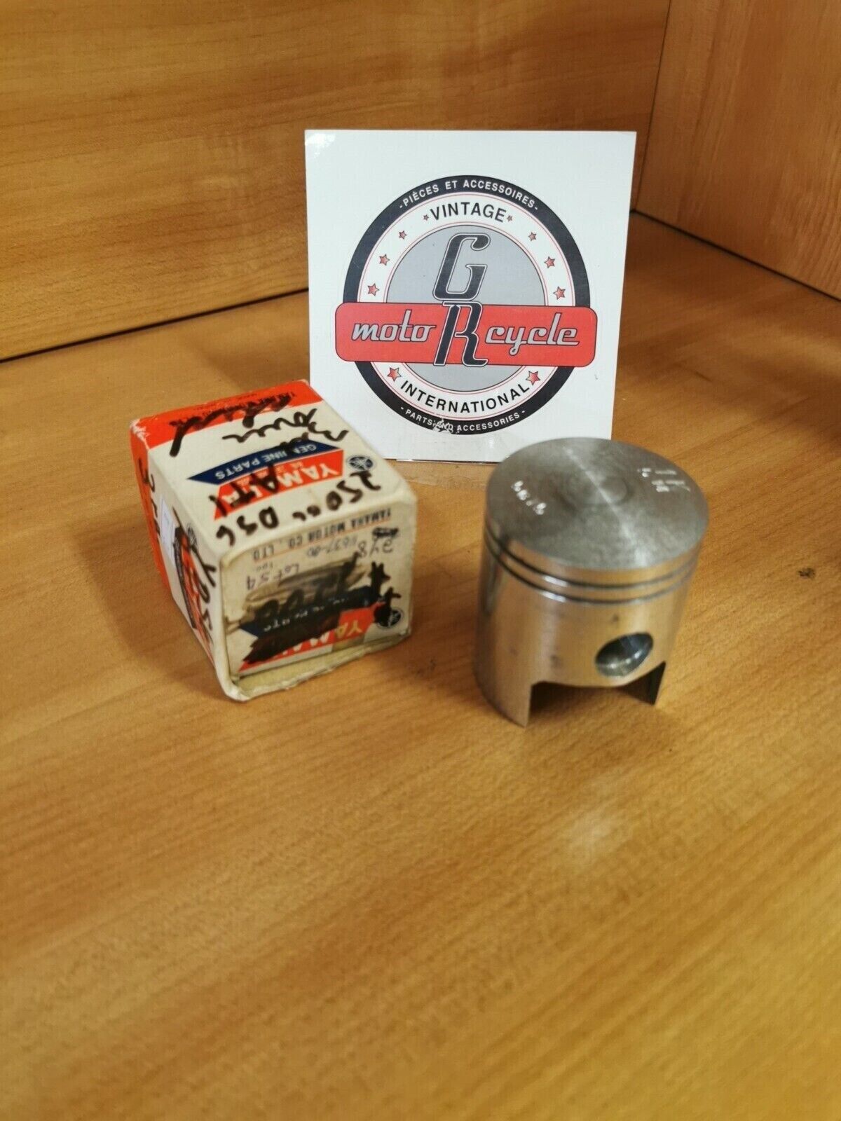 NOS YAMAHA AT1125  CT1175   1969 - 1971   Piston 3rd 0.75mm  248-11637-00 Y47