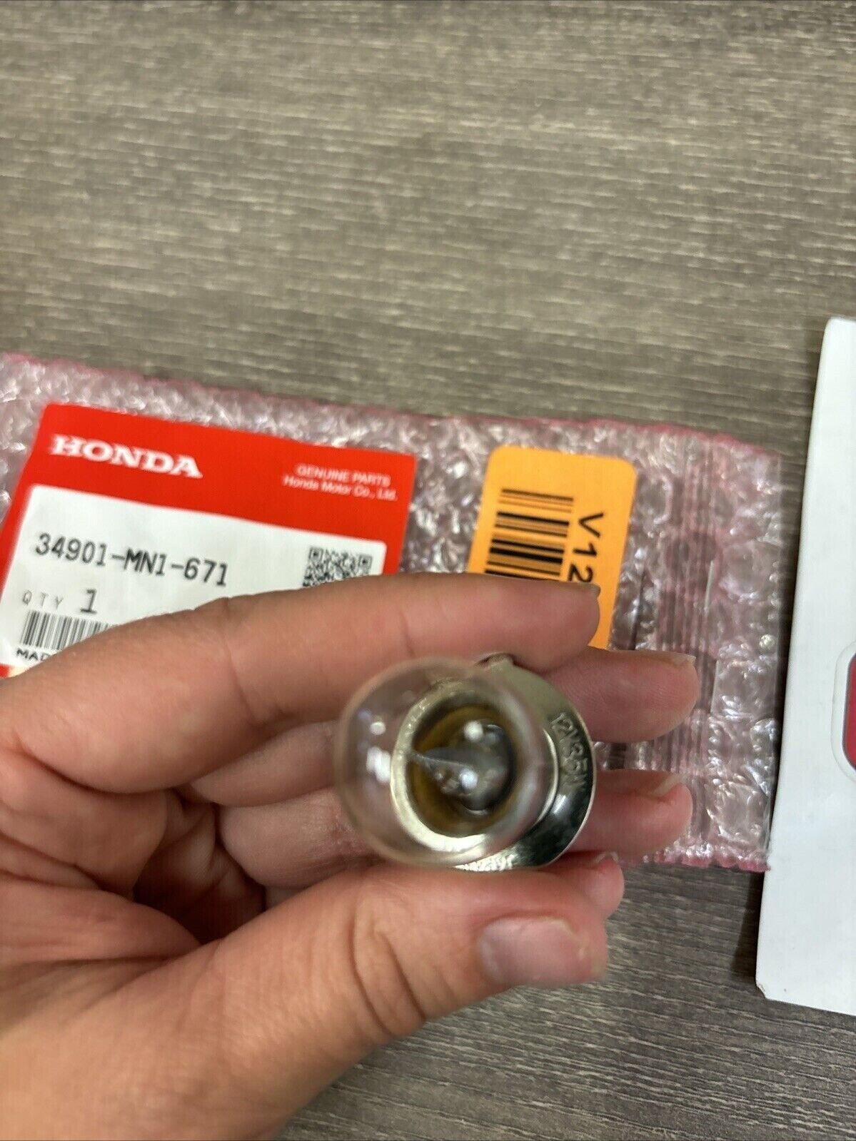 NEW NOS Honda CRF230F XR200R HEADLIGHT BULB 34901-MN1-671 H117