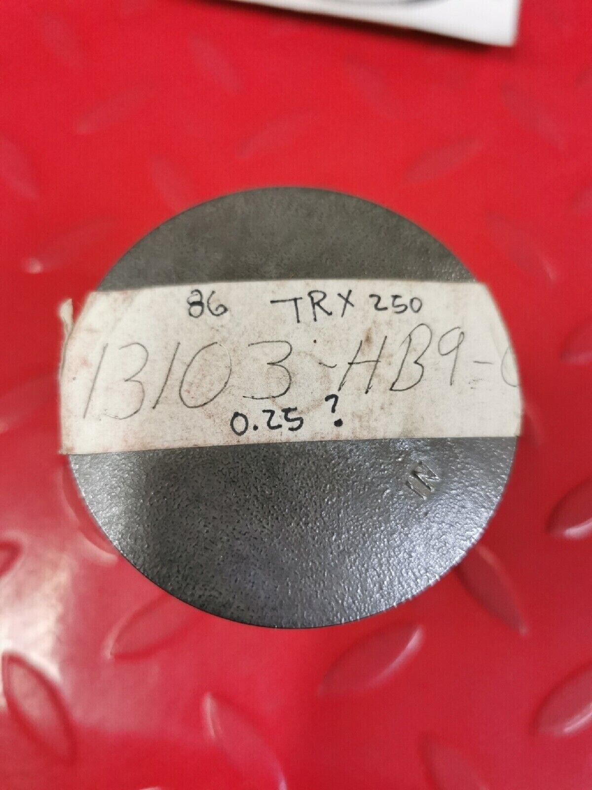 NOS HONDA TRX250 1986 PISTON  0.25 13103-HB9-000 H40