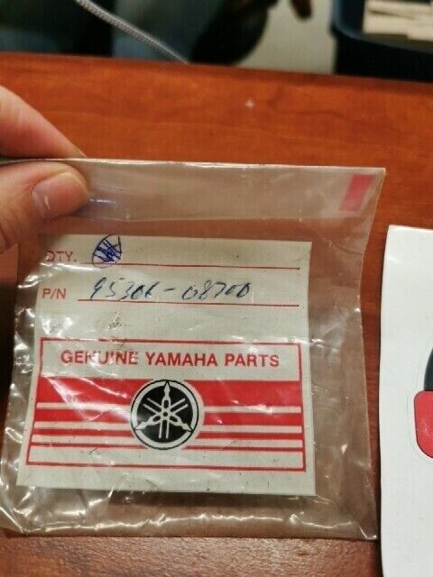 NOS Yamaha TZR250 NUT 95306-08700-00 SUB 95316-08700-00 95317-08700-00 Y129