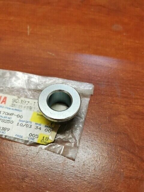 NOS Yamaha 1983 - 1985 YZ125 COLLAR 90387-170H9-00 Y107