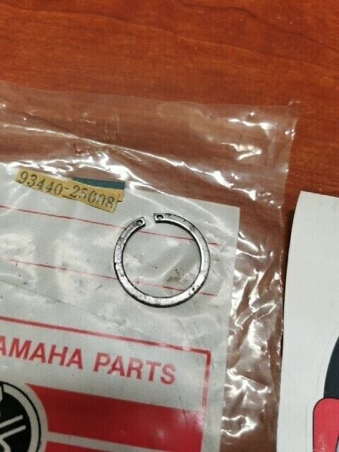 NOS Yamaha CIRCLIP 93440-25008-00 SUB 93440-25019-00 93440-25084-00 Y129
