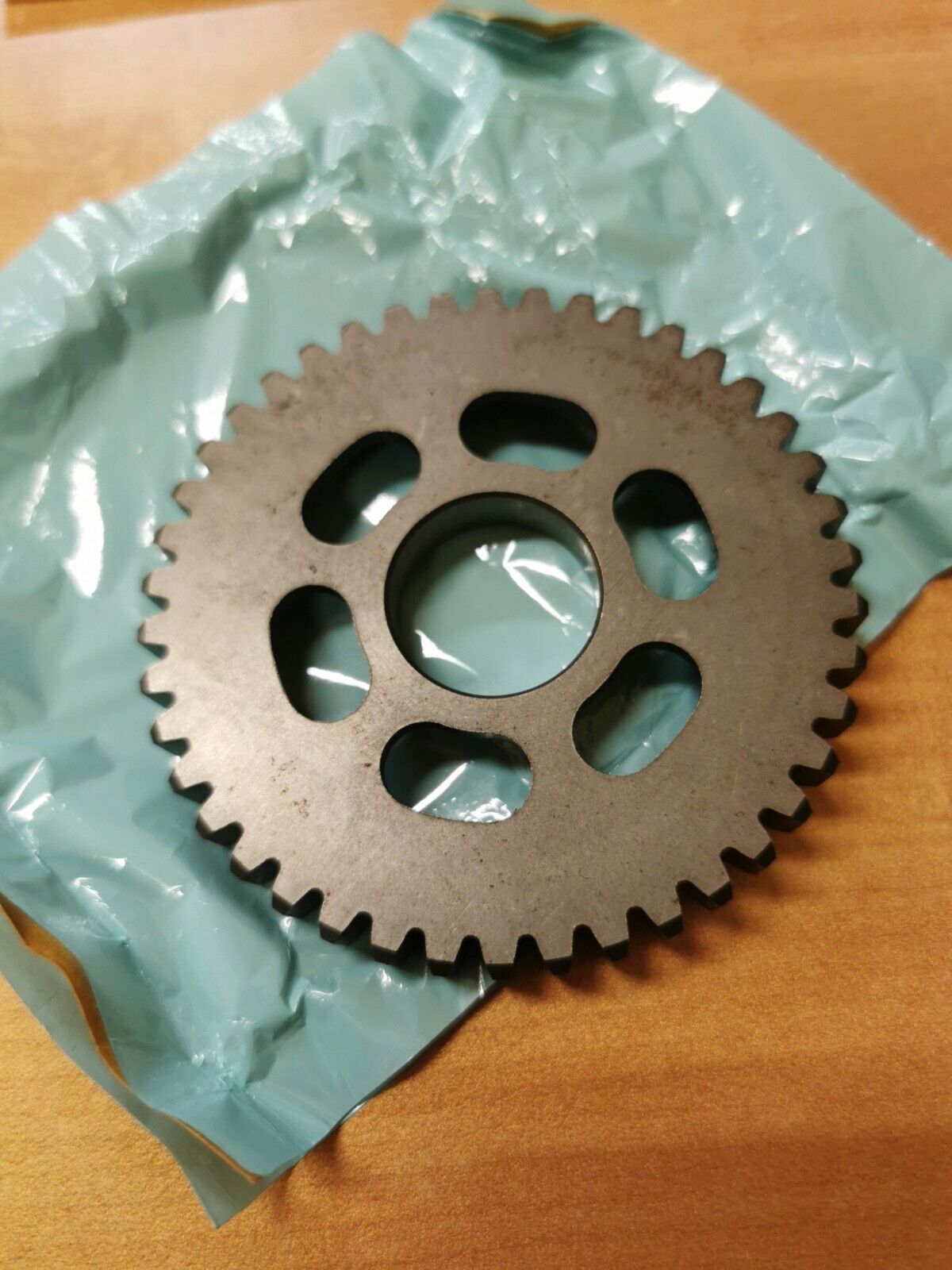 NOS HONDA  XR250 1978 - 1981  GEAR  COUNTERSHAFT LOW  42T   23411-428-000    H29
