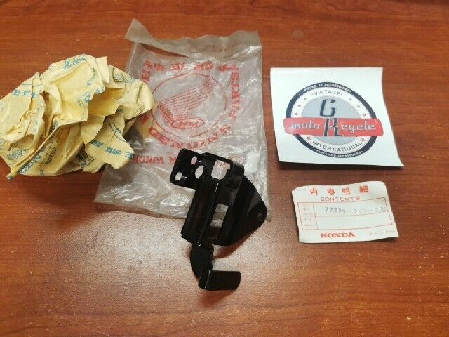 NOS Honda CB500 K0 P SEAT CATCH PLATE 77234-323-030 H78