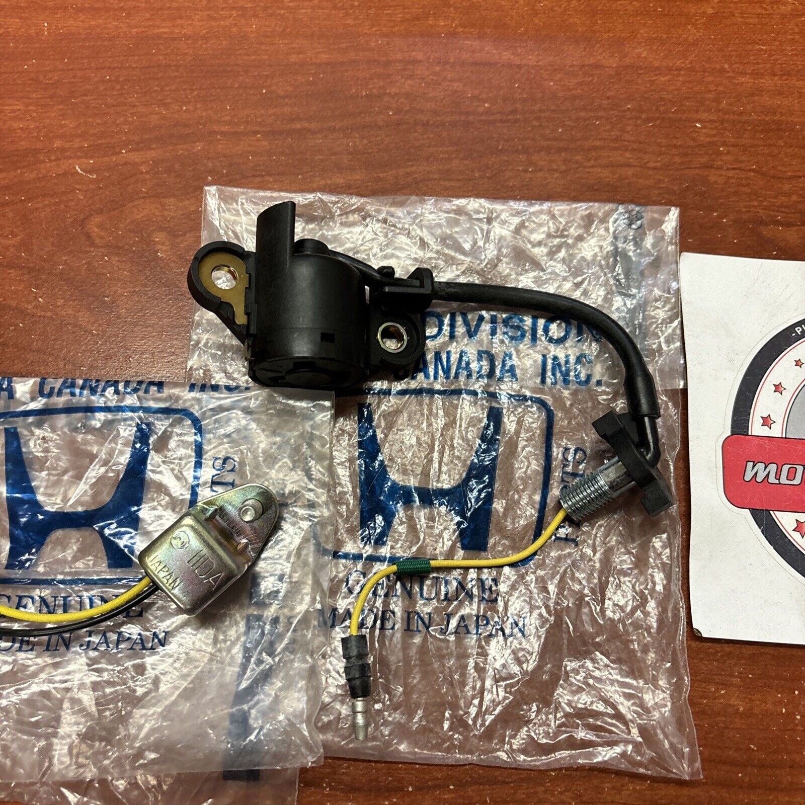 NOS Honda GX240 GX270 GX340 GX390 OIL LEVEL SENSOR 04302-ZE2-010 H153