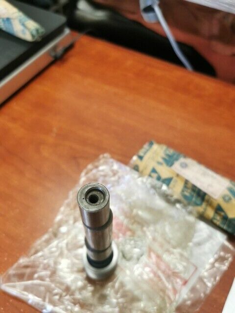 NOS Yamaha SHAFT 341-11465-81 SUB 341-15109-16-00 341-15100-Y7-00 341-11465 Y153