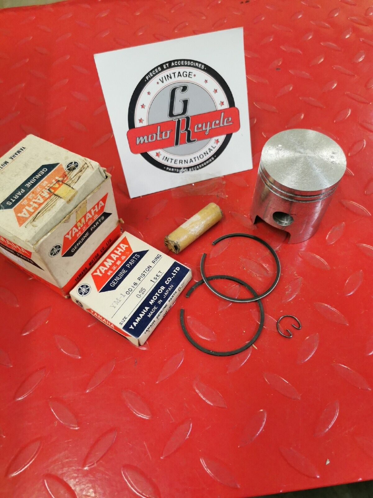 NOS YAMAHA YM1 YM1S 1965 PISTON 1 O/S 0.25  AND RING SET    159-11635-00-00  Y50