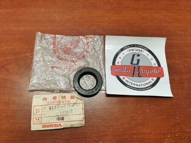 NOS Honda C70 C71 CS71 C75 C76 CS76 CE71 OIL SEAL 91201-250-000 SUB. C702942 H97