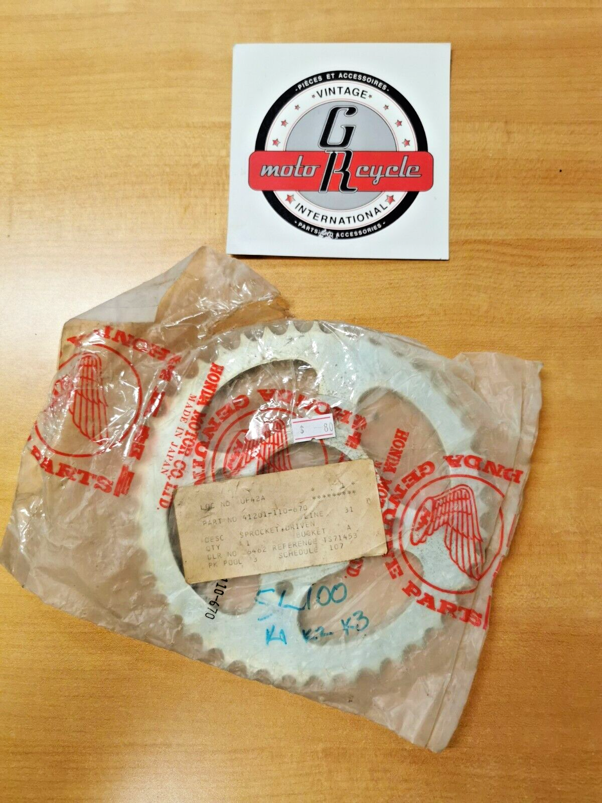 NOS HONDA  SL100 K1 K2 K3  SPROCKET DRIVEN  41201-110-670 H23