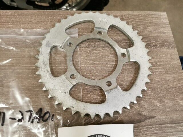 NOS SUNSTAR SUZUKI GSXR750H SPROCKET REAR 42T 5-27A01R J57