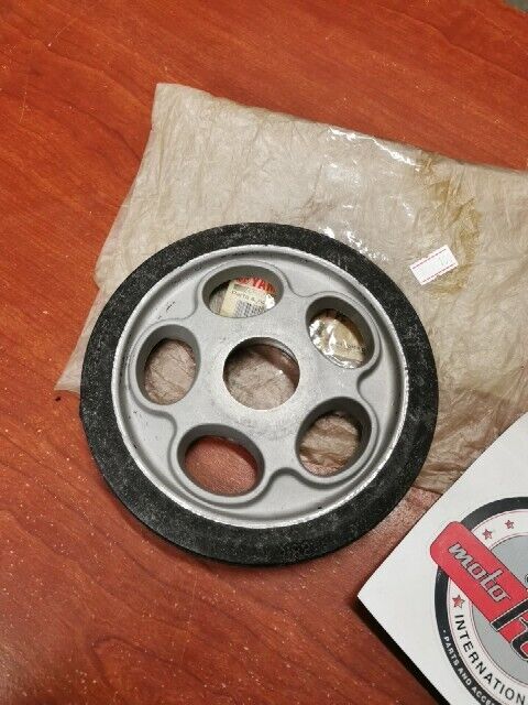 NOS Yamaha EX570 VX500 VX600 VX750 VX800 SUSPENSION WHEEL 88R-47320-00-00 Y110