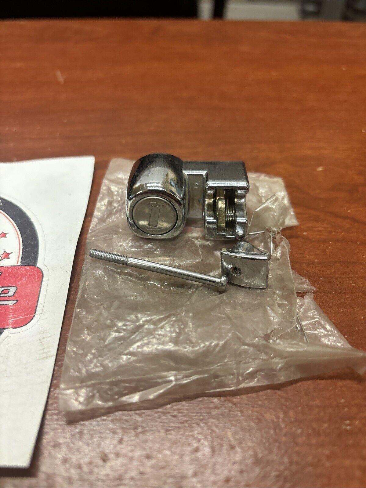 NOS Honda CB200 CB250 CB350 CB360 CB400 CB500 CB550 CAP LOCK 17550-377-315 H180