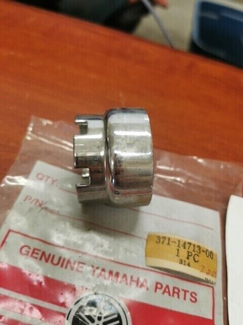 NOS Yamaha XS500 XS650 MUFFLER JOINT NUT 371-14713-00-00 Y153