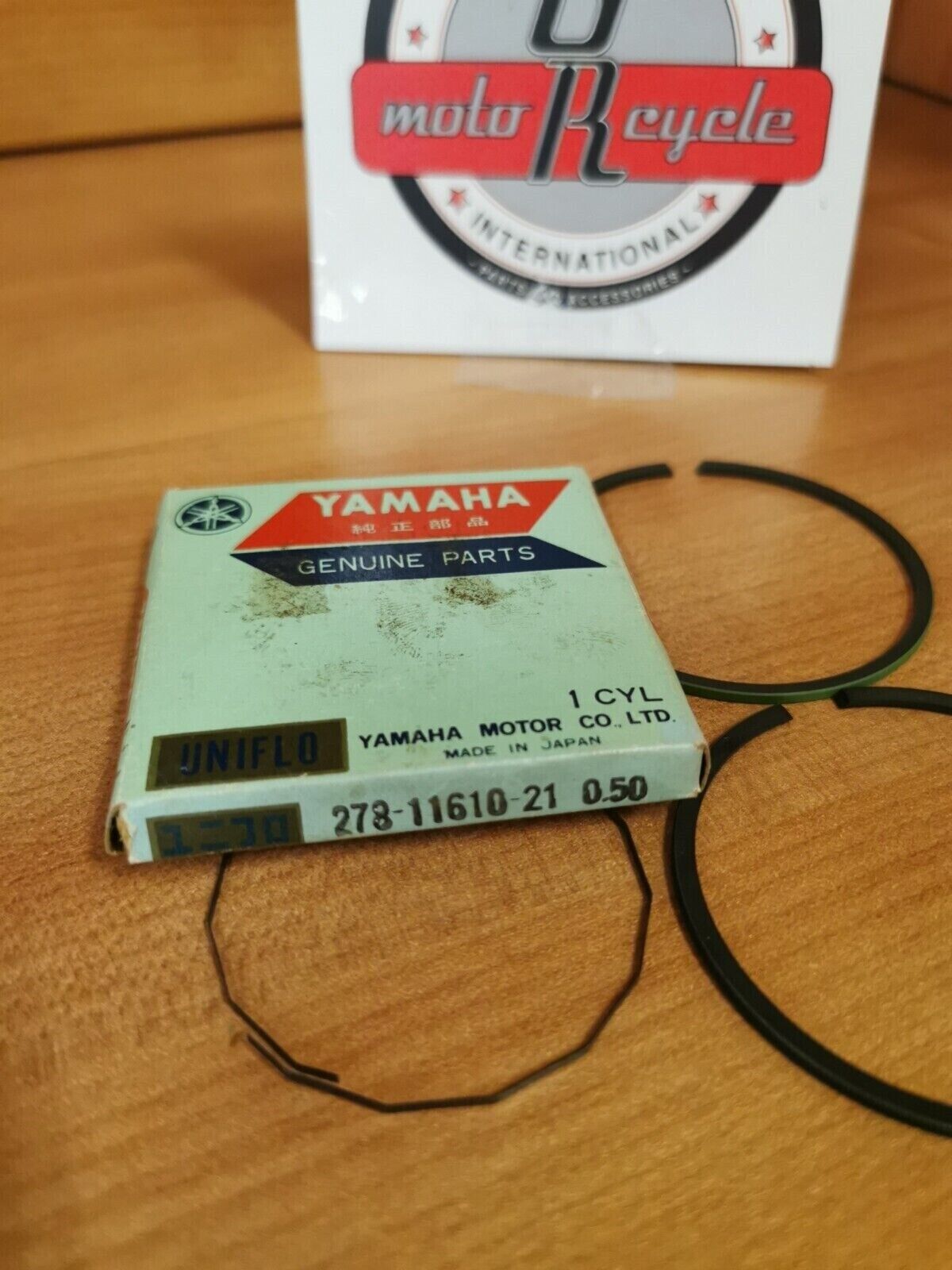 NOS YAMAHA R5 1970 - 1972   PISTON  RING SET 0.50   278-11610-21-00 Y48