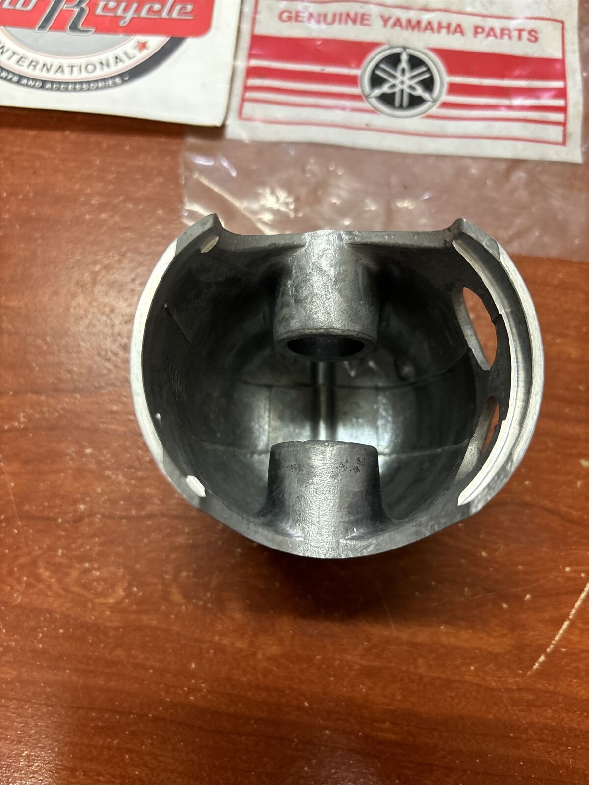 NOS Yamaha PISTON O/S 0.25 1M1-11635-00-00 SUB 1M1-11635-01-00 1M1-11630-11 Y176