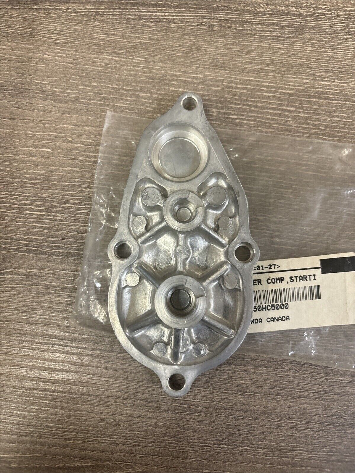 NOS Honda 1988 - 2000 TRX300FW STARTING GEAR COVER 11350-HC5-000 H117