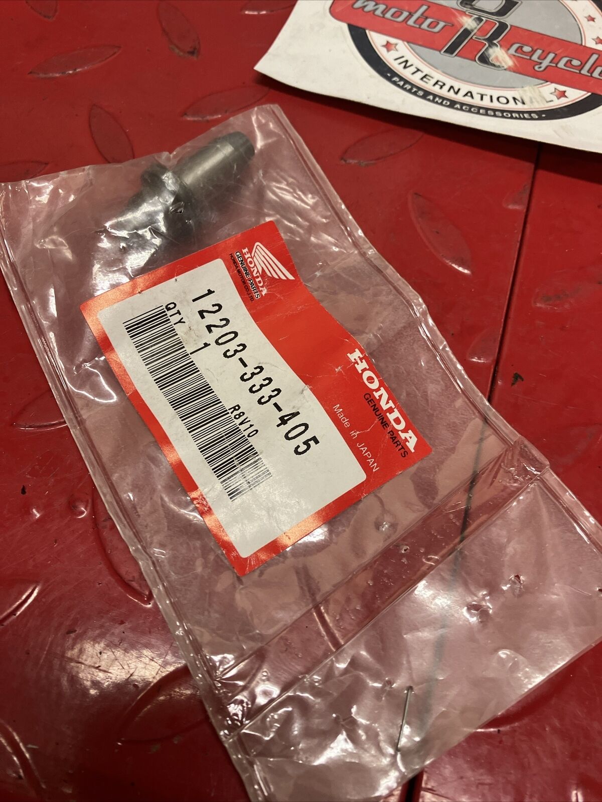 NEW NOS Honda XL100S XL75 XR100 R XR75 INTAKE VALVE GUIDE SUB. 12021-115-300 H69