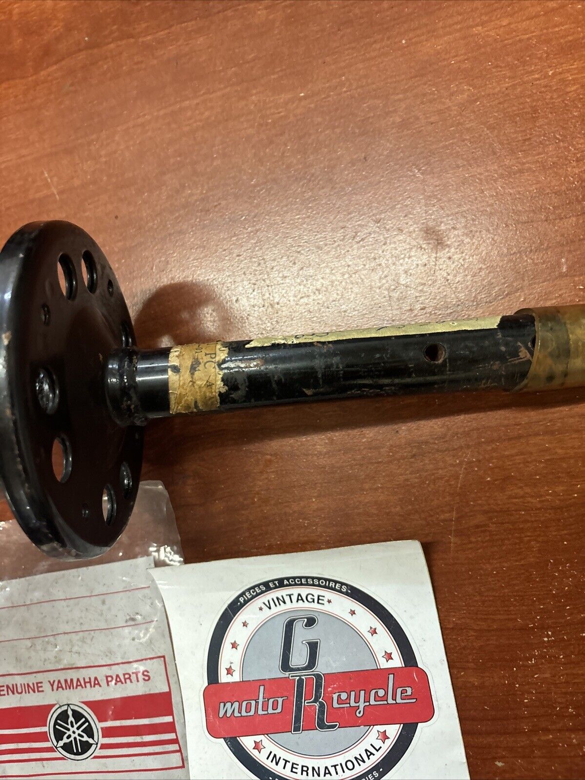 NOS Yamaha GP246F GP292F GS300 SM292 REAR AXLE 853-47520-01-00 Y183