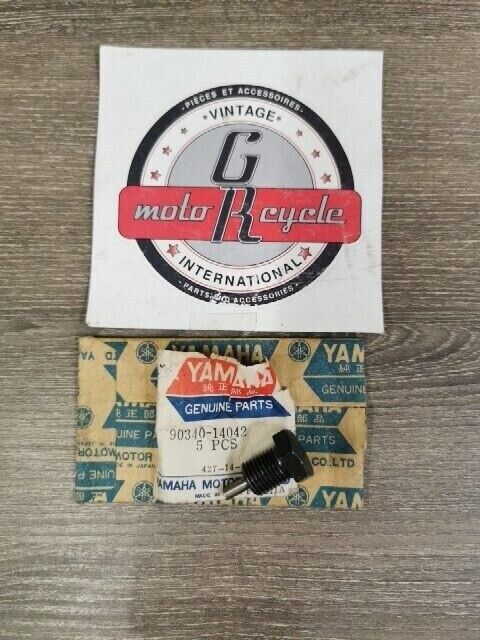 NOS YAMAHA XVS11ATVC VMX1200M XVZ13TFV PLUG STRAIGHT SCREW 90340-14042-00 Y169