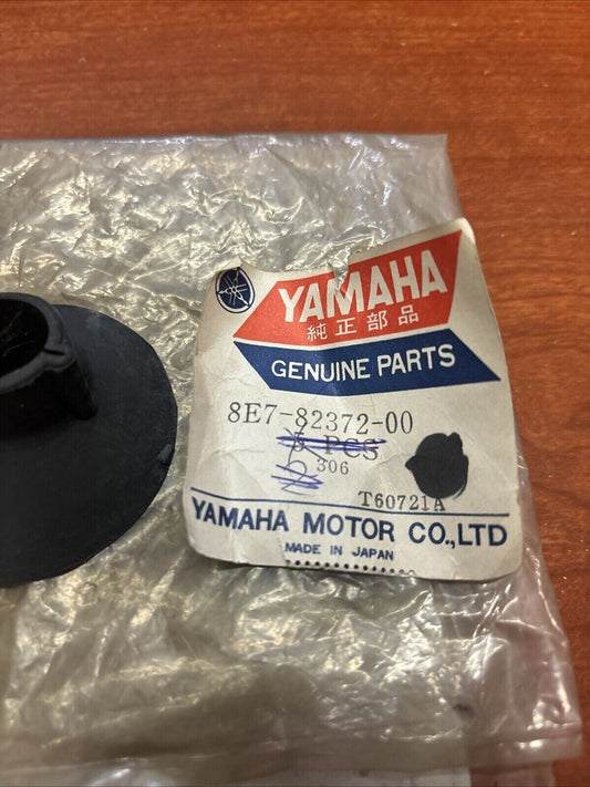 NOS Yamaha EX340 EX440 PLUG CAP SEAL 8E7-82372-00-00 Y182