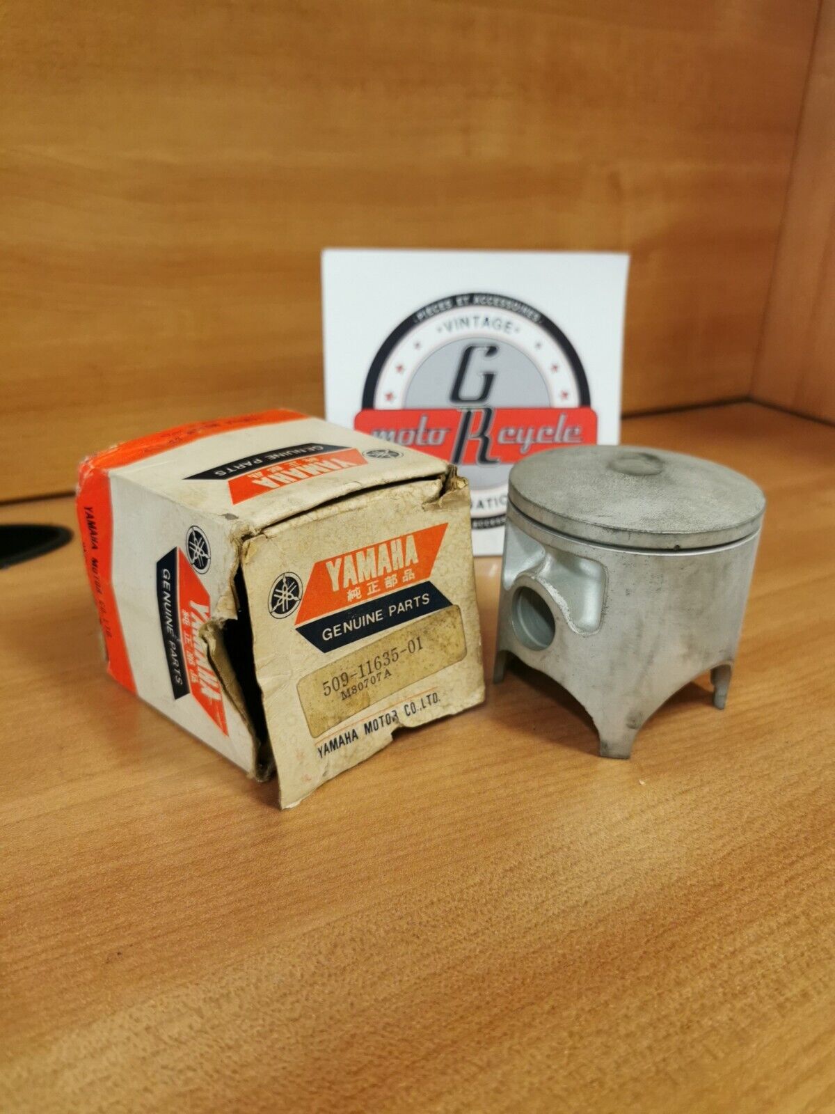 NOS YAMAHA YZ250 1975 - 1978  PISTON 1 O/S 0.25   509-11635-01-00 Y46